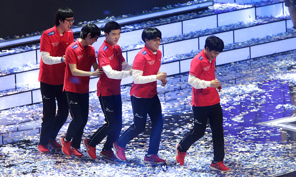 KT战队经济领先制胜：对线压制与团战决策双管齐下，完美地图资源控制碾压对手